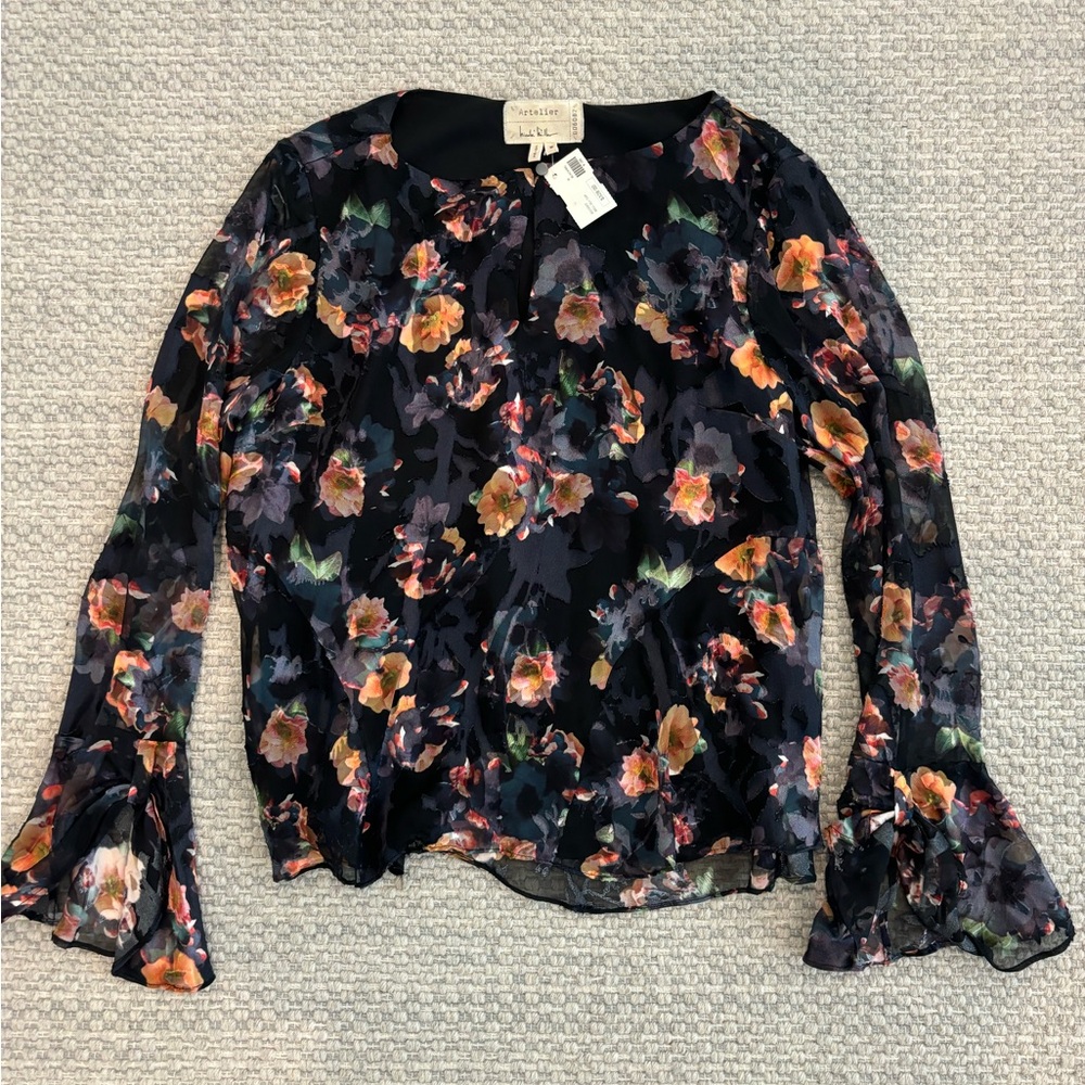Artelier Nicole Miller floral bell sleeve top Size M